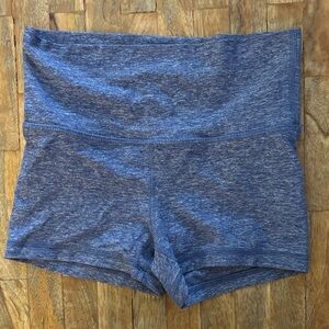 Ivivva by Lululemon girls size 8 blue shorts
